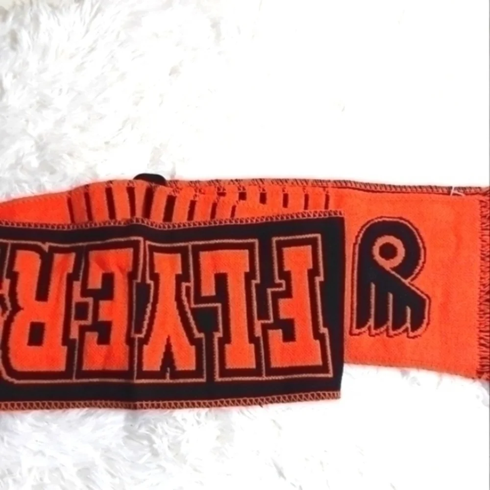 ☄NHL Forever Collectibles Official FLYERS Scarf